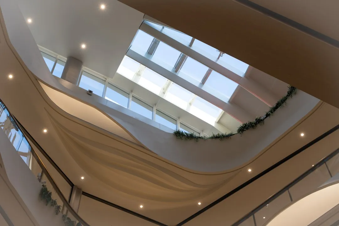 建筑应急照明新国标实施要点及疏散指示系统选型指南